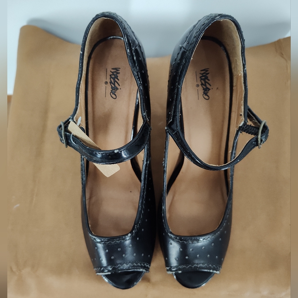 Mossimo Supply Co. Black Mary Jane Heels Size 9.5 - Picture 5 of 13